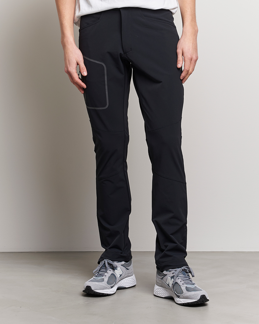 Homme | Pantalons | Peak Performance | Tech Light Woven Scale Pants Black