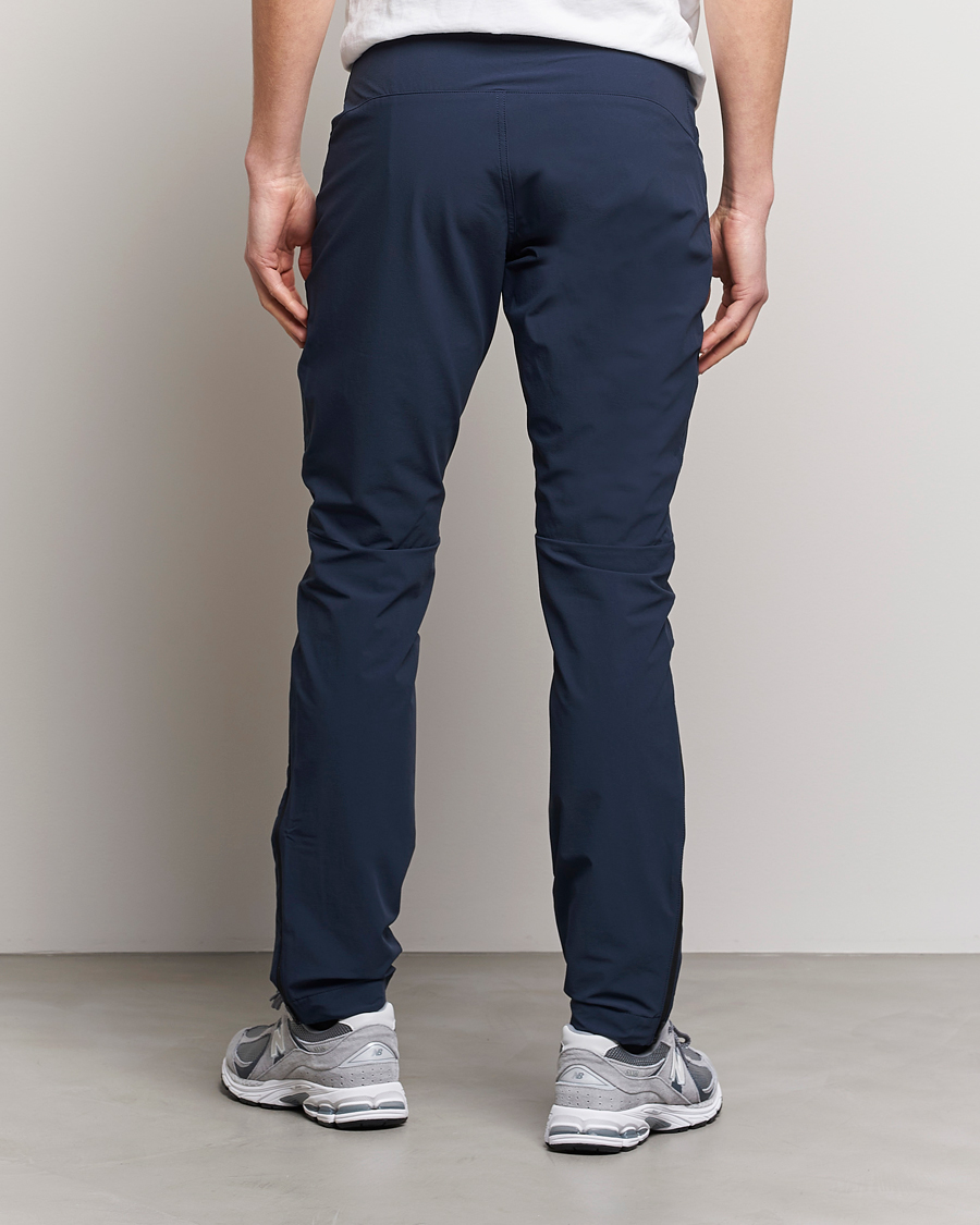 Homme | Pantalons | Peak Performance | Tech Light Woven Scale Pants Blue Shadow