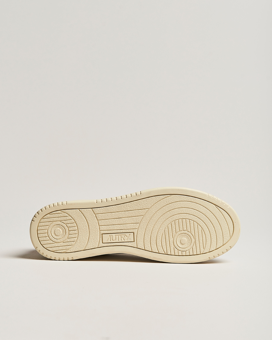 Homme | Autry Medalist Low Super Soft Leather Sneaker White/Red | Autry | Medalist Low Super Soft Leather Sneaker White/Red