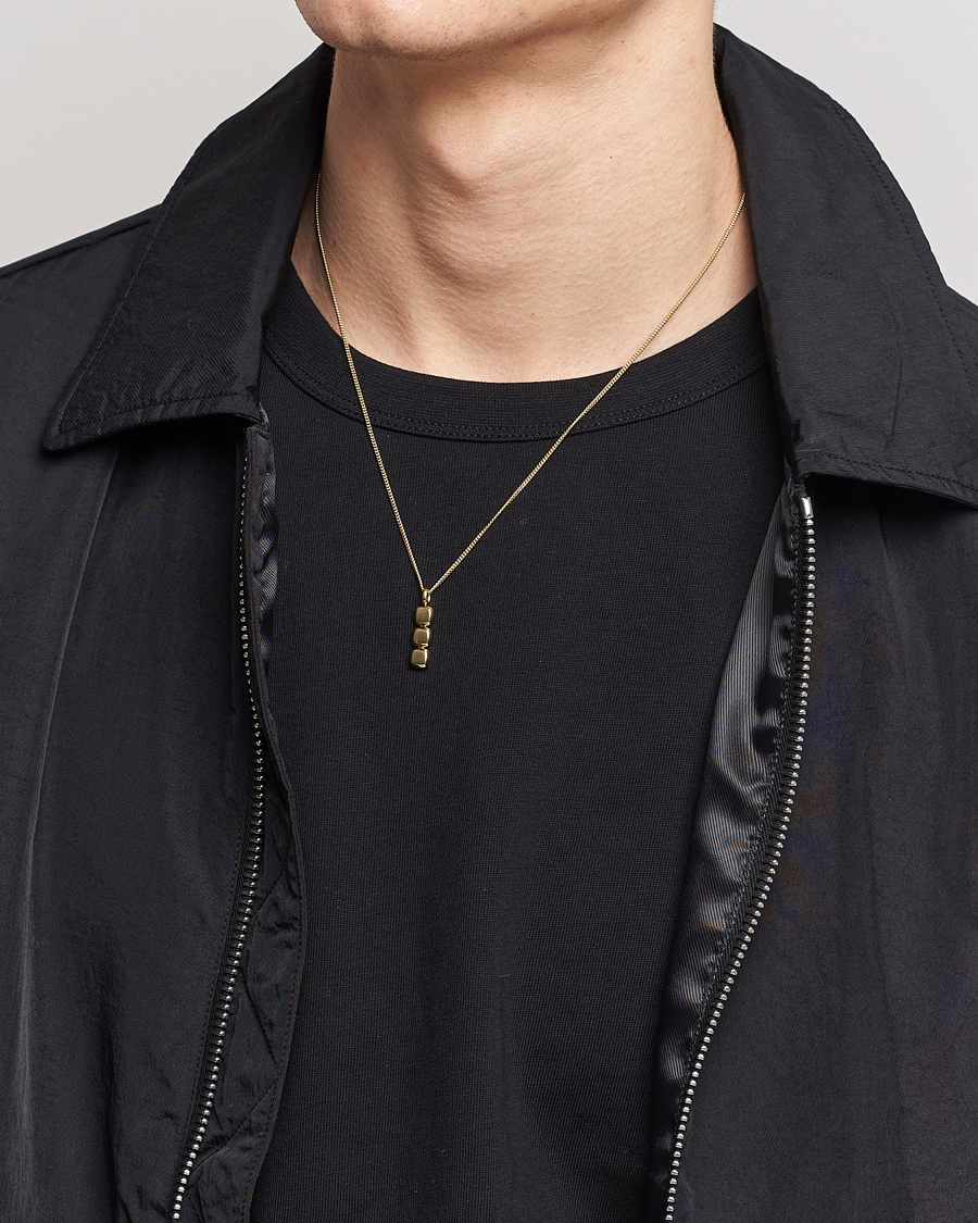 Heren | Tom Wood Mini Cushion Pendant Necklace Gold | Tom Wood | Mini Cushion Pendant Necklace Gold