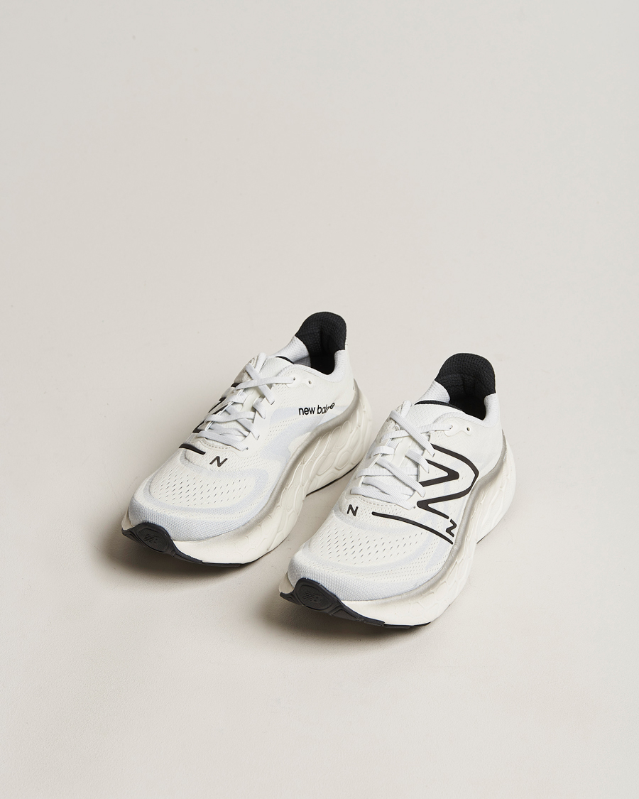 Homme | New Balance Running Fresh Foam More v4 Athleisure White | New Balance Running | Fresh Foam More v4 Athleisure White