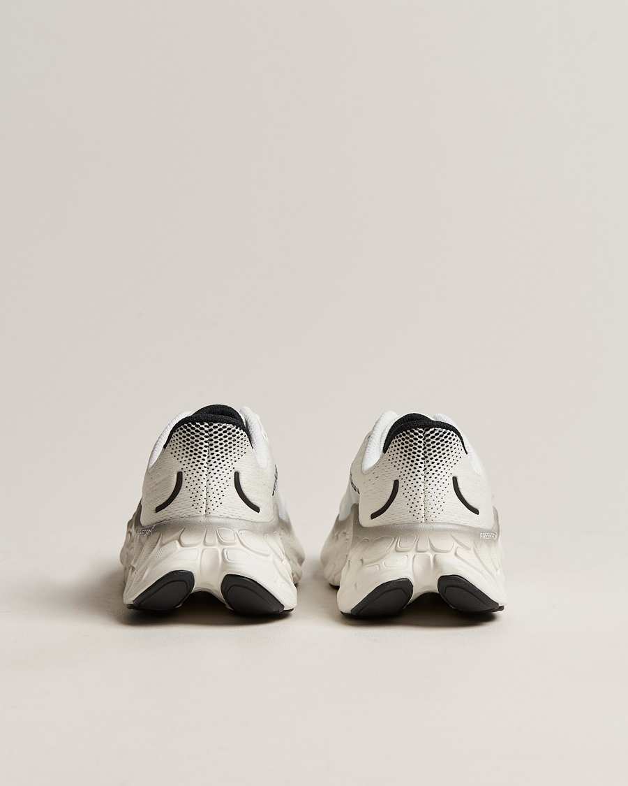 Homme | New Balance Running Fresh Foam More v4 Athleisure White | New Balance Running | Fresh Foam More v4 Athleisure White