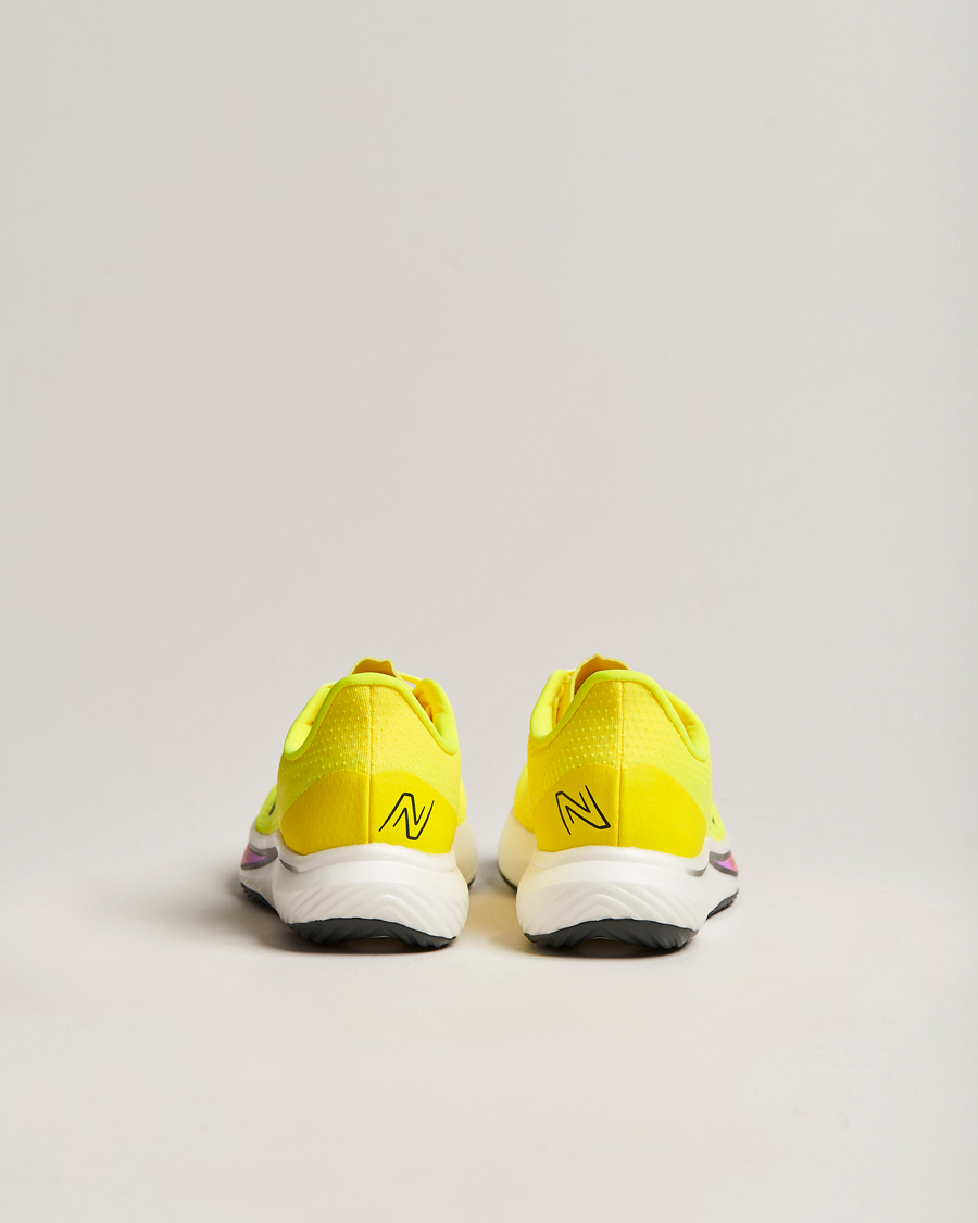 Homme | New Balance Running FuelCell Rebel v3 Cosmic Pineapple | New Balance Running | FuelCell Rebel v3 Cosmic Pineapple