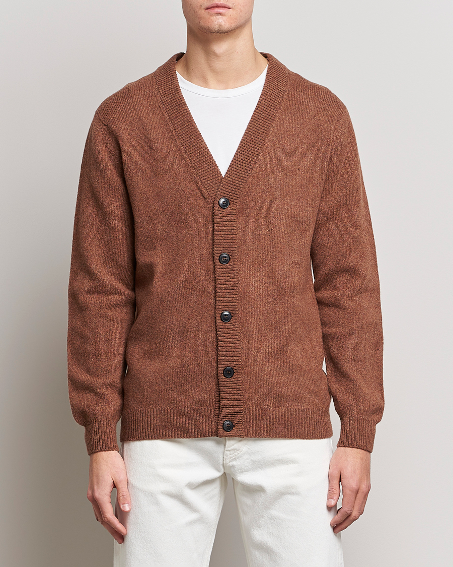 Heren | Truien | Sunspel | Lambswool Cardigan Pecan