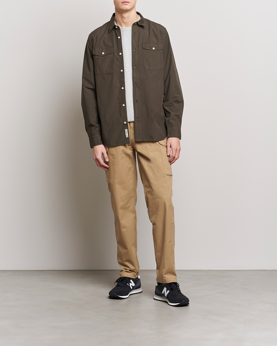Homme | Chemises | Woolrich | Poplin Garment Dyed Pocket Shirt Dark Green