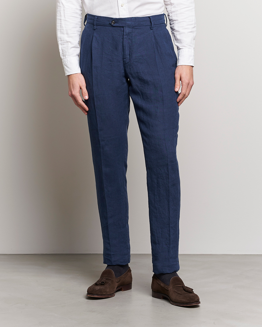 Homme | Pantalons | Lardini | Pleated Linen Trousers Navy