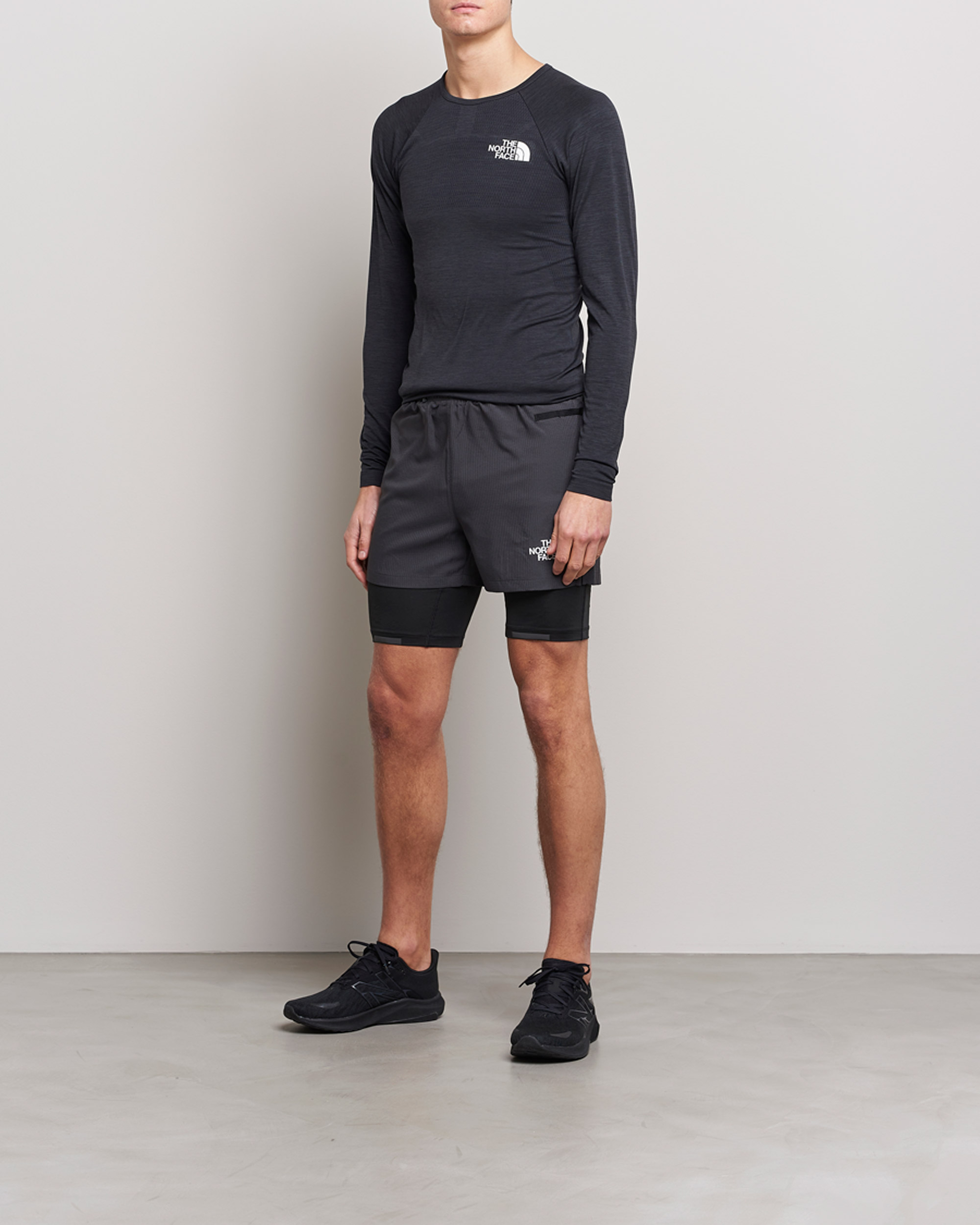 Homme | T-shirts | The North Face | Mountain Athletics Long Sleeve Black