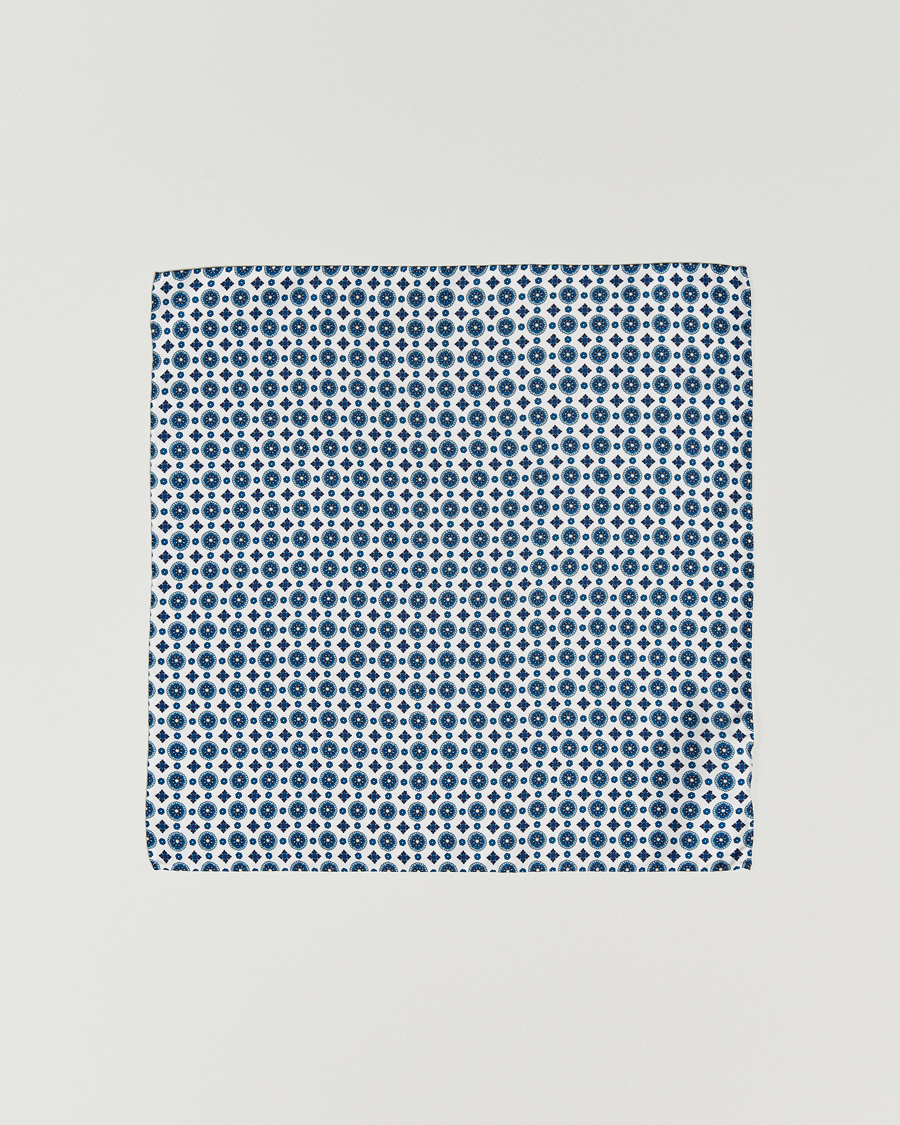Homme | Amanda Christensen Medallion Silk Pocket Square White | Amanda Christensen | Medallion Silk Pocket Square White