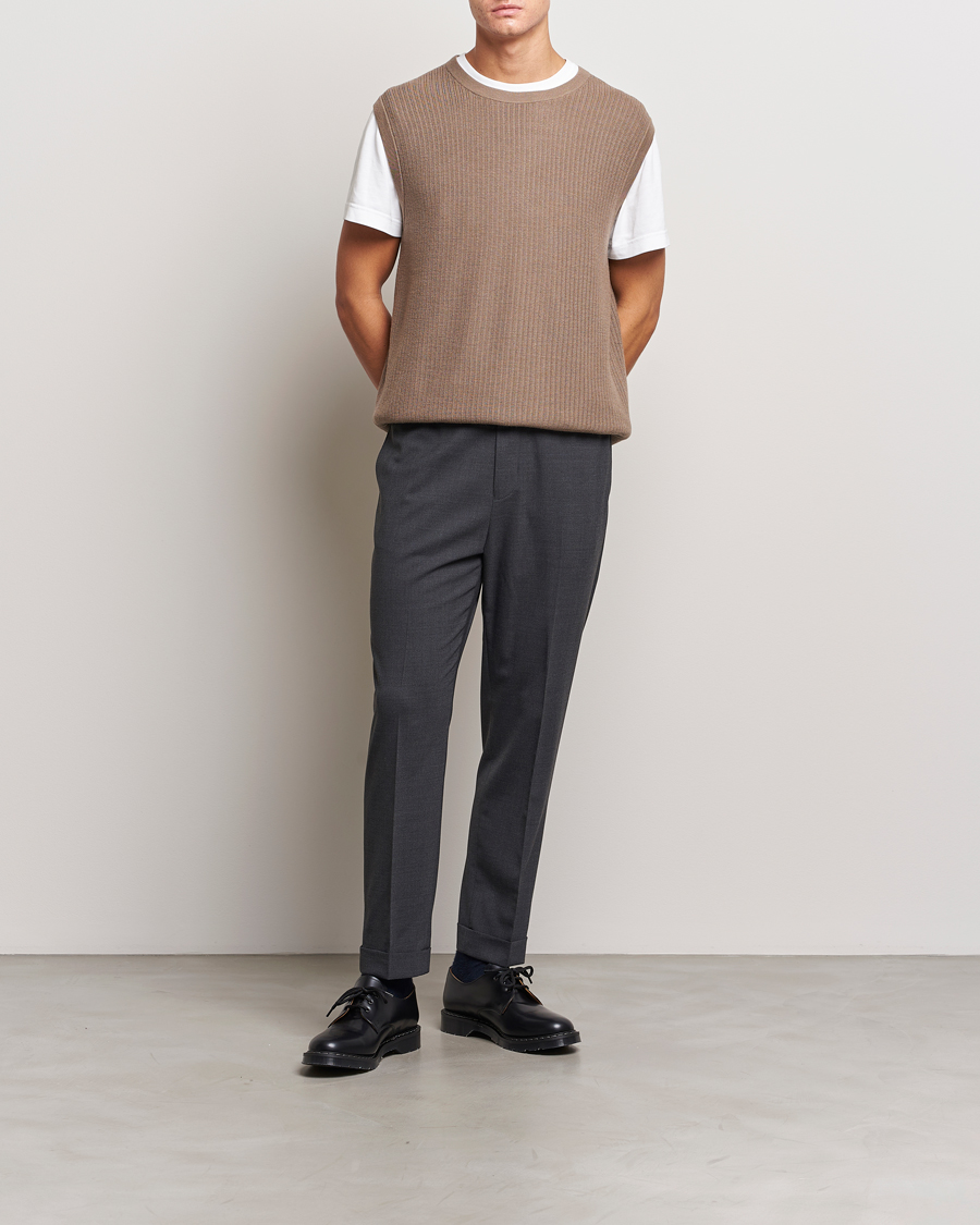 Heren | Truien | Tiger of Sweden | Vessler Merino Vest Olive Grey