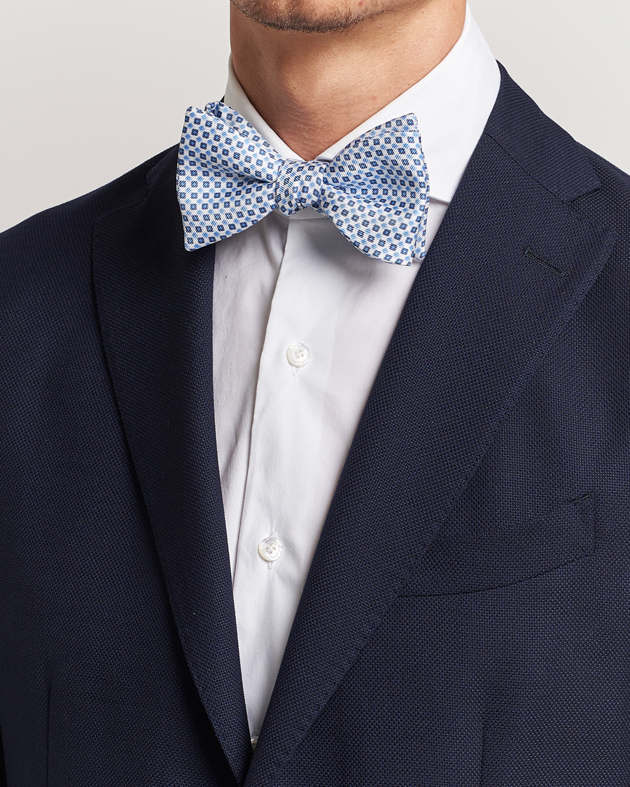 Homme | E. Marinella Silk Bow Tie White/Blue | E. Marinella | Silk Bow Tie White/Blue