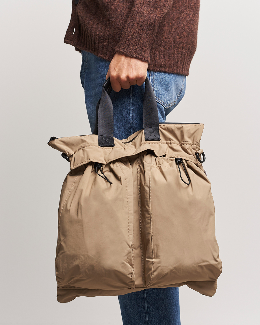 Homme | mazi untitled Helmet Bag 02 Nylon Tote Beige | mazi untitled | Helmet Bag 02 Nylon Tote Beige