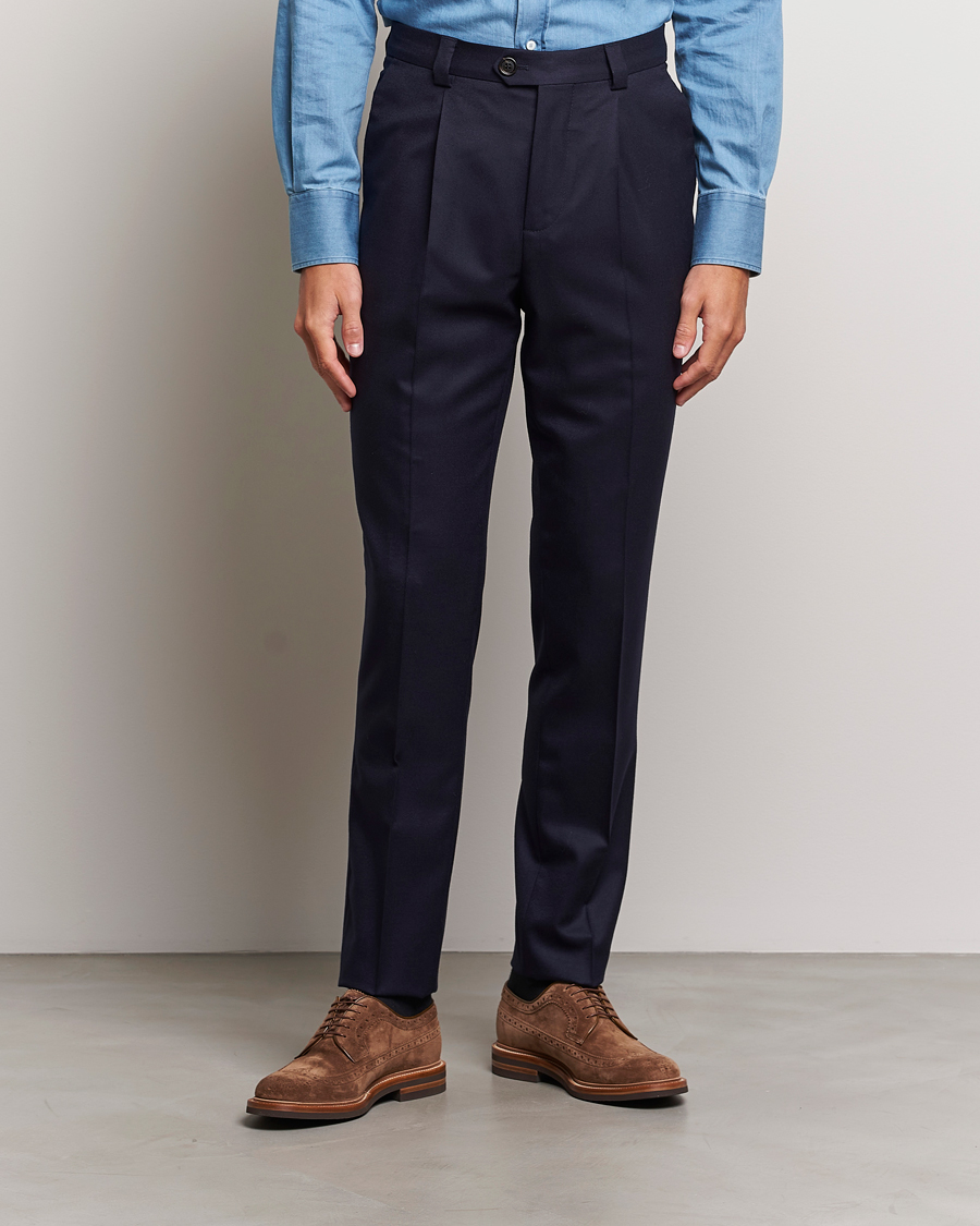 Homme | Pantalons | Brunello Cucinelli | Slim Fit Pleated Flannel Trousers Navy