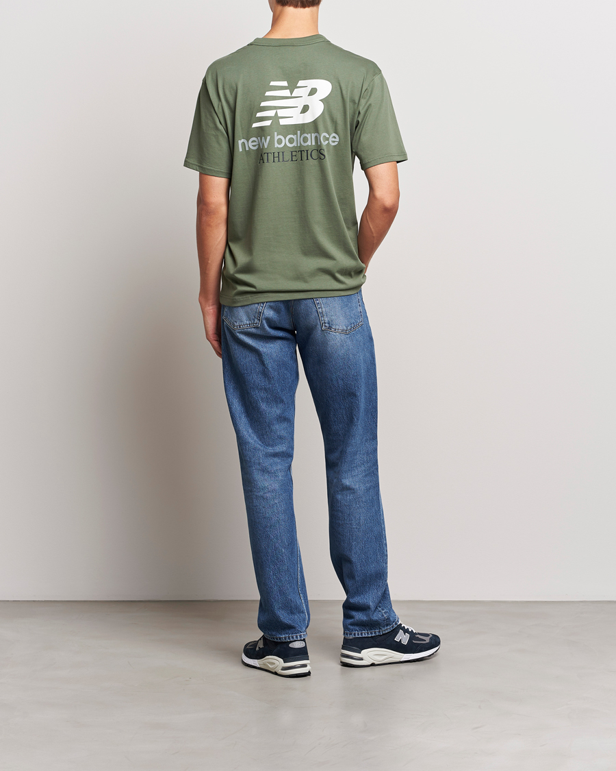 Homme | T-shirts | New Balance | Athletics Graphic T-Shirt Deep Olive Green