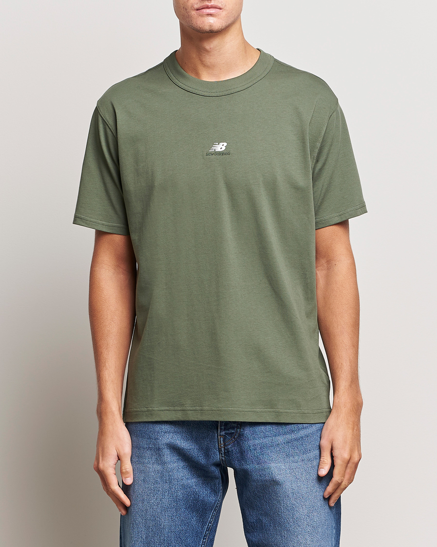 Homme | T-shirts | New Balance | Athletics Graphic T-Shirt Deep Olive Green