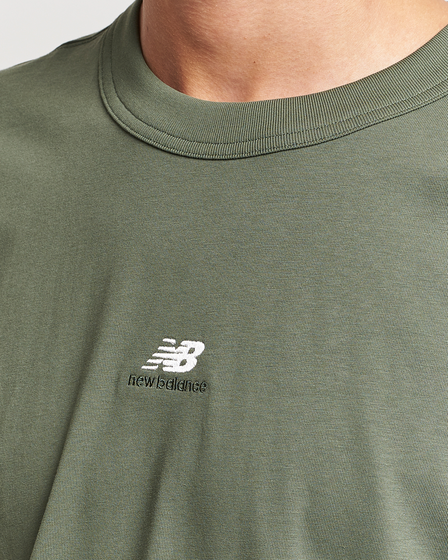 Homme | T-shirts | New Balance | Athletics Graphic T-Shirt Deep Olive Green