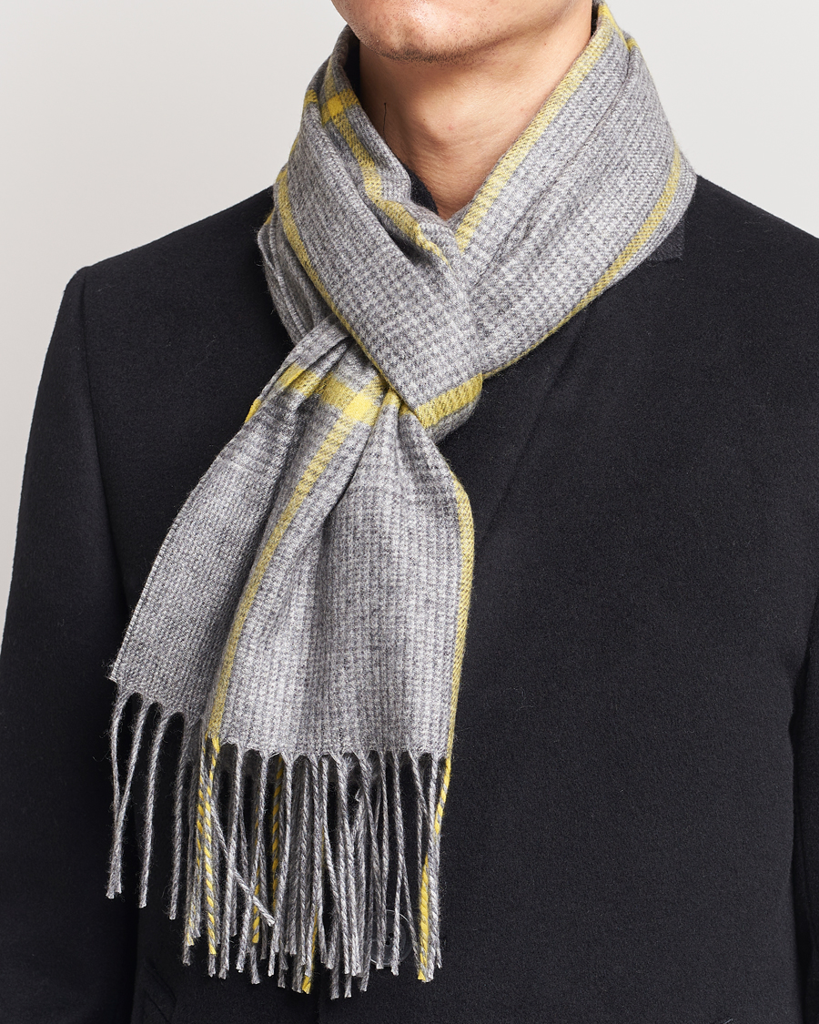 Homme | Piacenza Cashmere Cashmere/Silk Glencheck Scarf Grey/Yellow | Piacenza Cashmere | Cashmere/Silk Glencheck Scarf Grey/Yellow