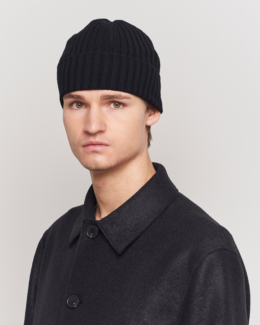 Homme | Piacenza Cashmere Ribbed Cashmere Beanie Black | Piacenza Cashmere | Ribbed Cashmere Beanie Black