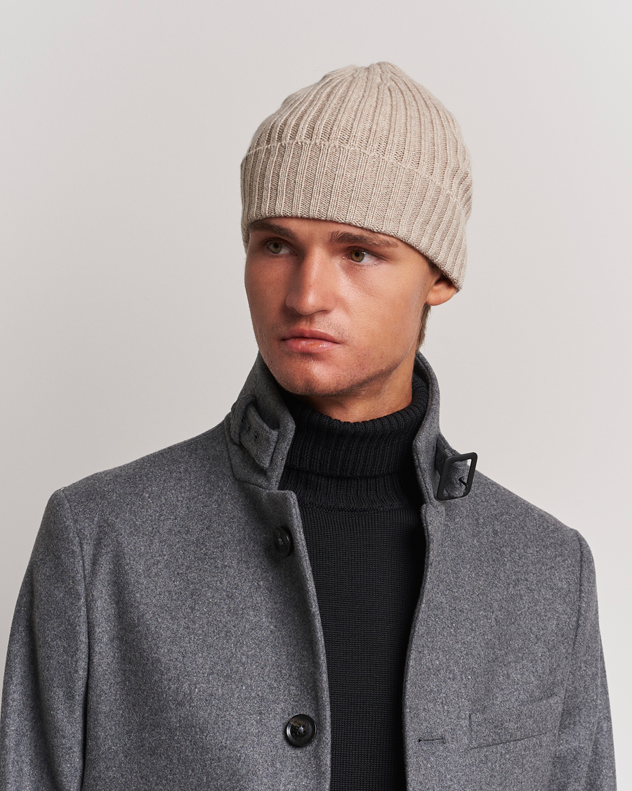 Homme | Piacenza Cashmere Ribbed Cashmere Beanie Light Beige | Piacenza Cashmere | Ribbed Cashmere Beanie Light Beige