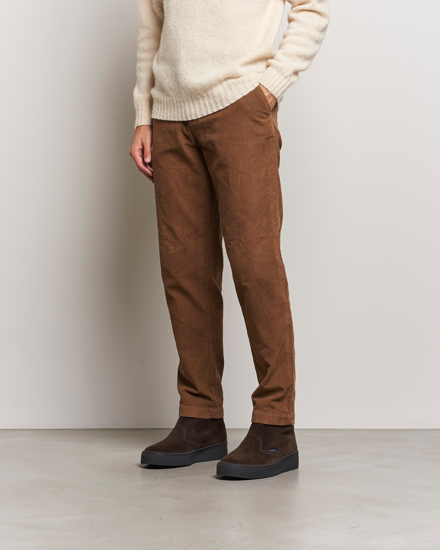 Homme | Sanders Sherling Lined Curling Boot Chocolate Suede | Sanders | Sherling Lined Curling Boot Chocolate Suede