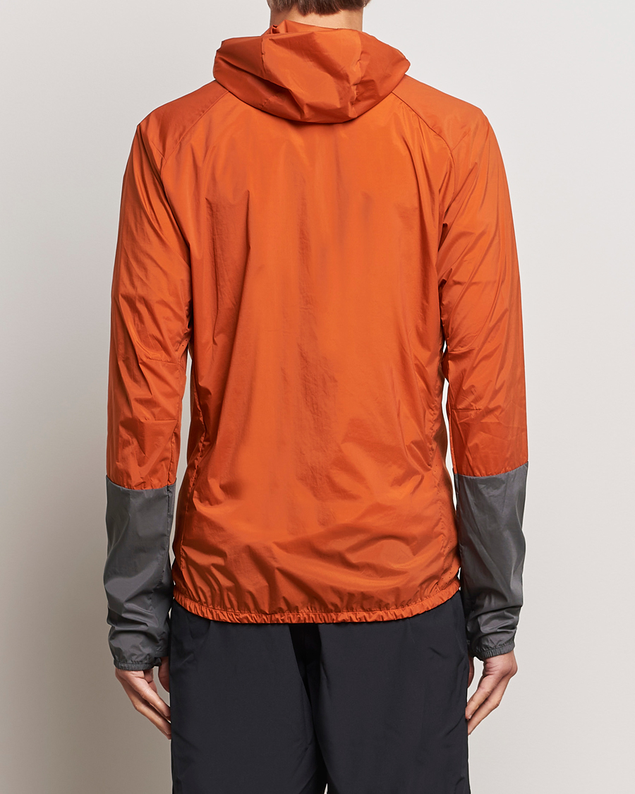 Homme | Manteaux Et Vestes | Peak Performance | Vislight Wind Jacket Gold Flame/Motion Grey