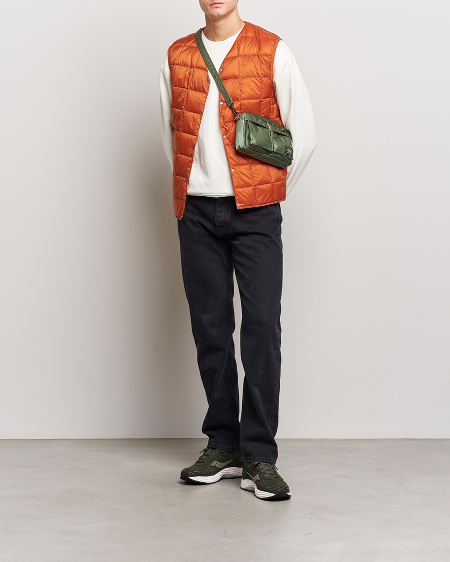 Heren | Jassen | TAION | V-Neck Lightweight Down Vest Brick Orange