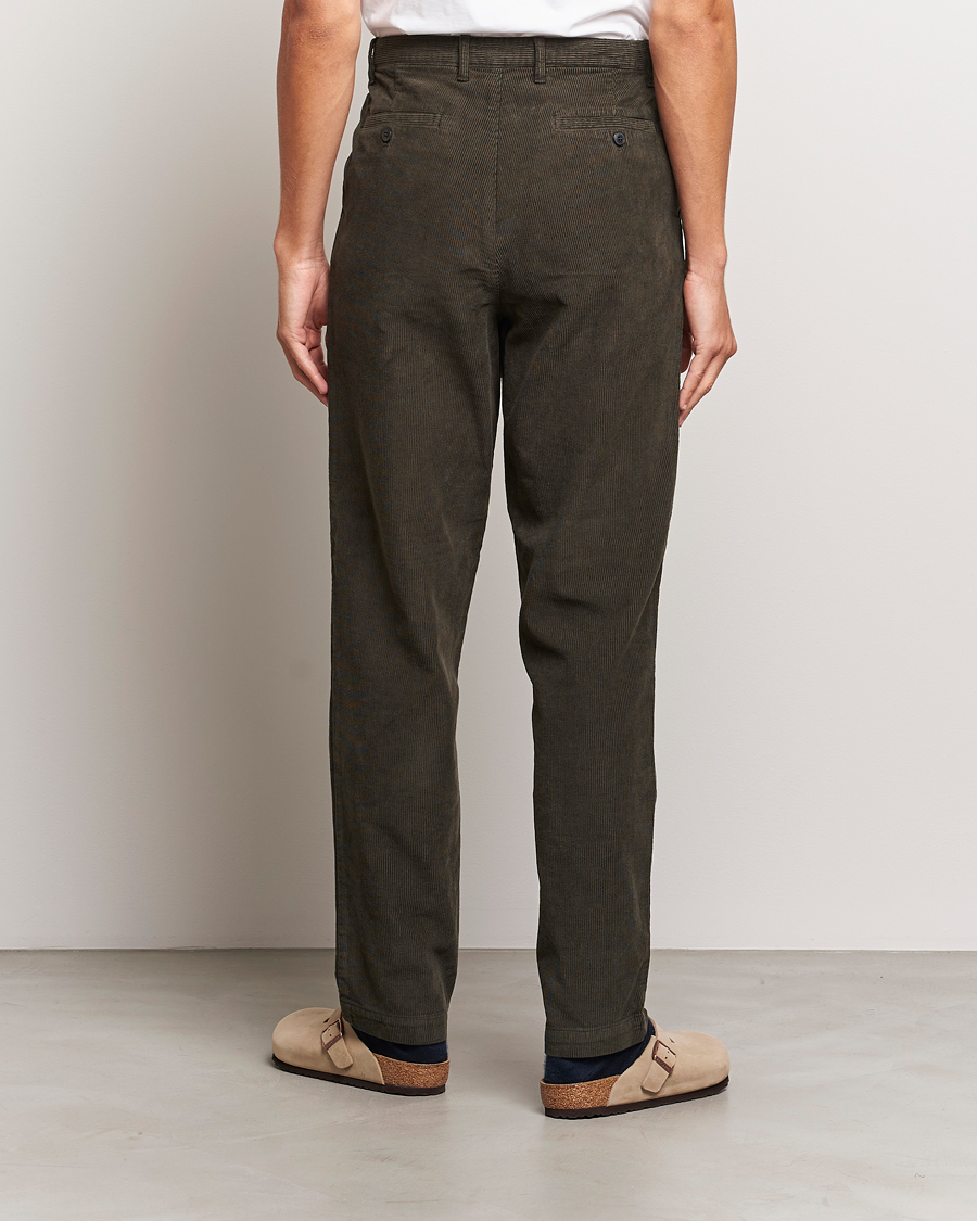 Heren | Broeken | Sunspel | Corduroy Double Pleat Trousers Coffee