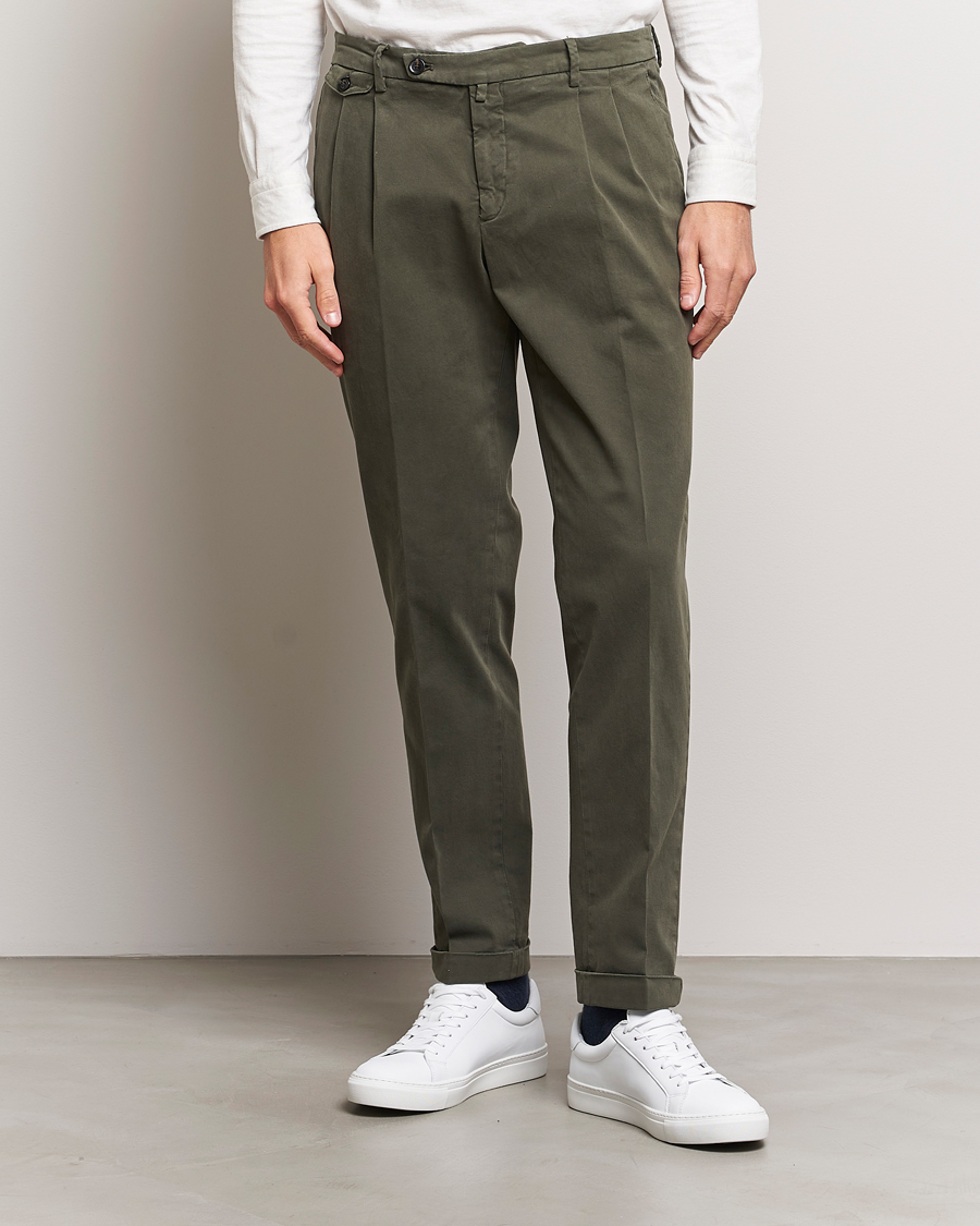 Homme | Pantalons | Briglia 1949 | Easy Fit Pleated Cotton Stretch Chino Military