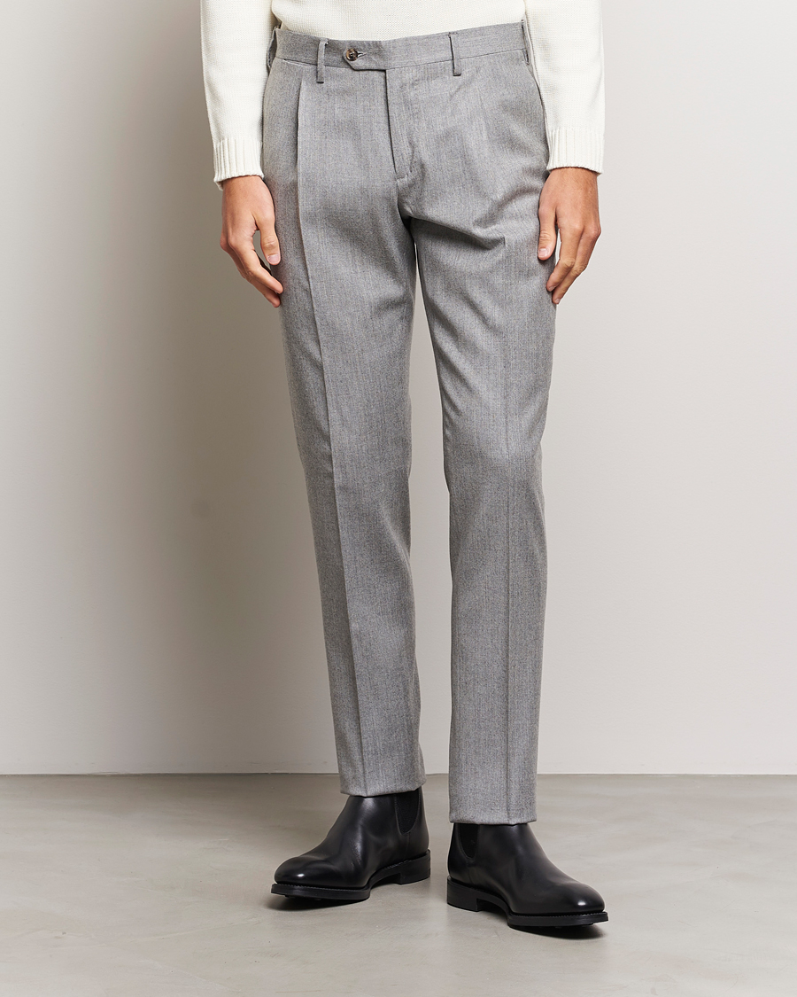 Homme | Pantalons | Lardini | Wool/Cashmere One Pleat Trousers Light Grey