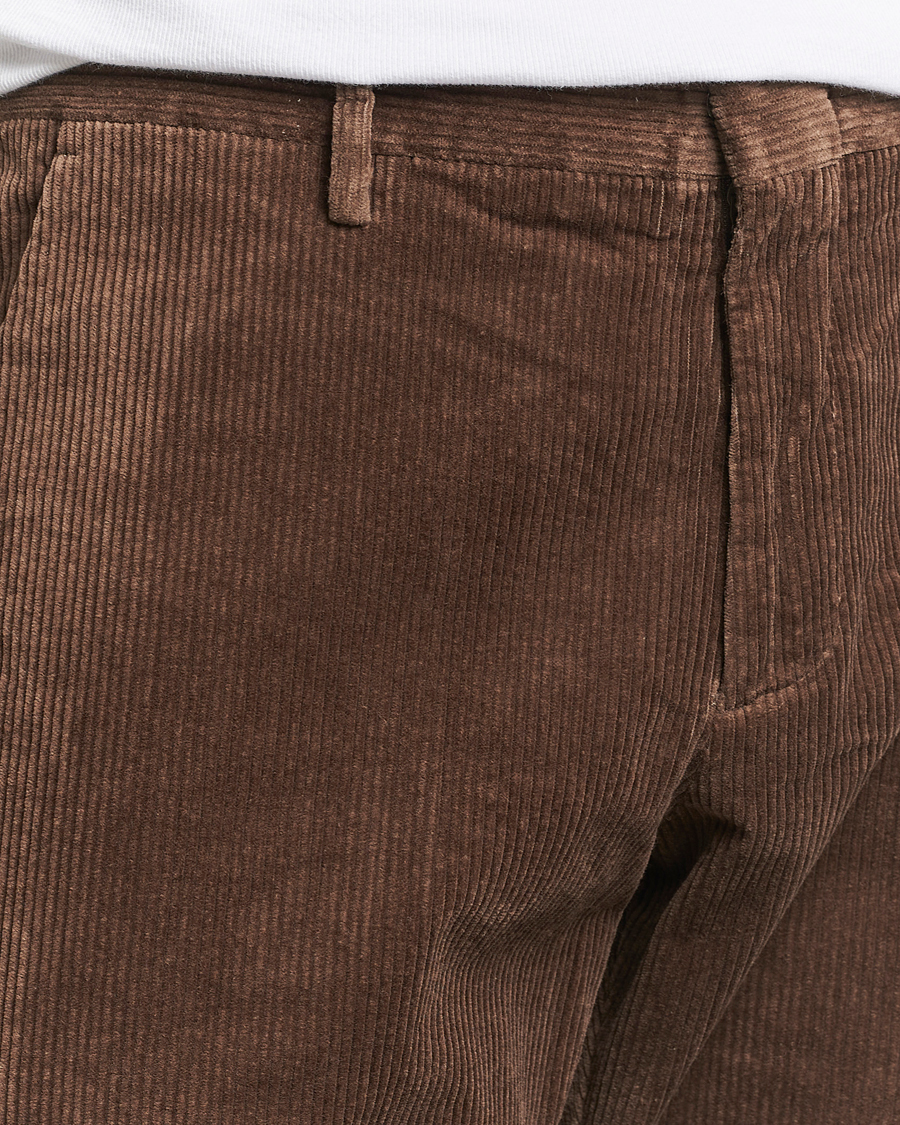 Homme | Pantalons | NN07 | Theo Regular Fit Corduroy Chinos Shitake