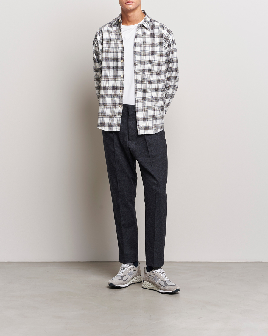 Homme | Pantalons | NN07 | Bill Brushed Flannel Pleated Trousers Navy Blue