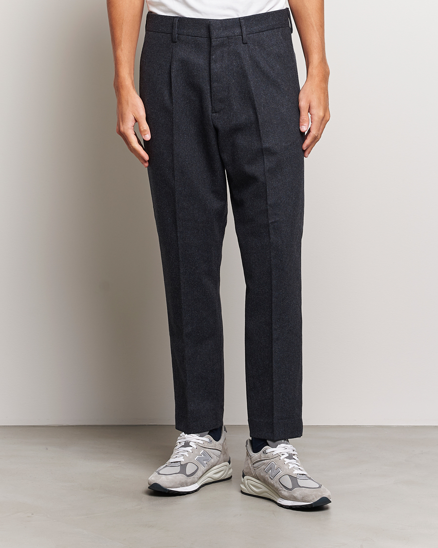 Homme | Pantalons | NN07 | Bill Brushed Flannel Pleated Trousers Navy Blue