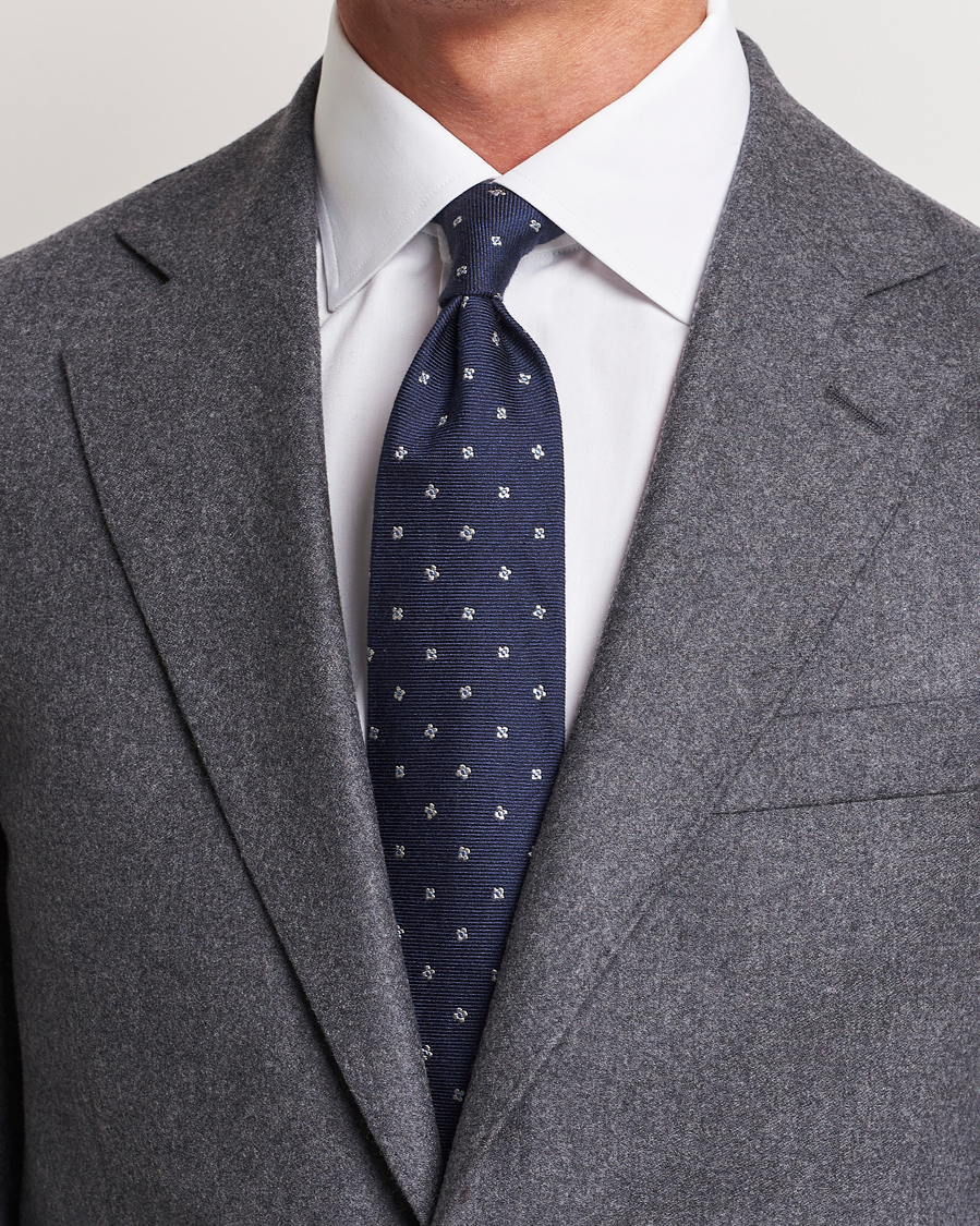 Homme | Amanda Christensen Silk/Wool 8cm Printed Flower Tie Navy | Amanda Christensen | Silk/Wool 8cm Printed Flower Tie Navy