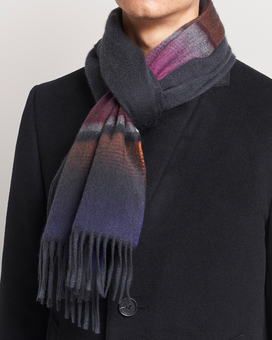 Homme | Begg & Co Solid/Checked Cashmere Scarf 36*183cm Midnight Pink | Begg & Co | Solid/Checked Cashmere Scarf 36*183cm Midnight Pink