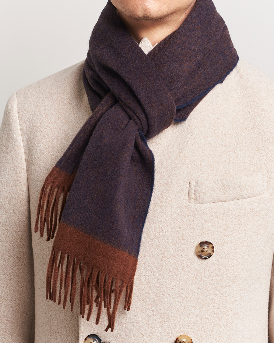 Heren | Begg & Co Solid Board Wool/Cashmere Scarf Navy Chocolate | Begg & Co | Solid Board Wool/Cashmere Scarf Navy Chocolate