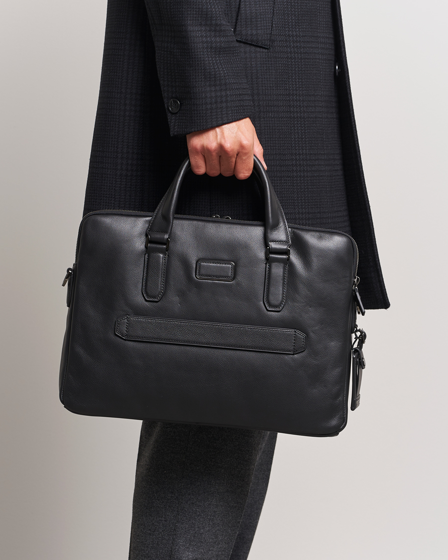 Homme | TUMI Harrison Sycamore Slim Leather Brief Black | TUMI | Harrison Sycamore Slim Leather Brief Black