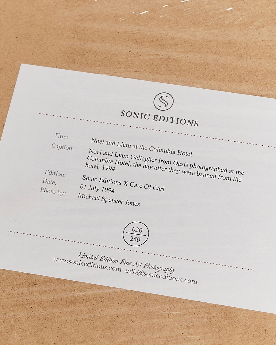 Homme | Sonic Editions Framed Noel & Liam At The Hotel | Sonic Editions | Framed Noel & Liam At The Hotel