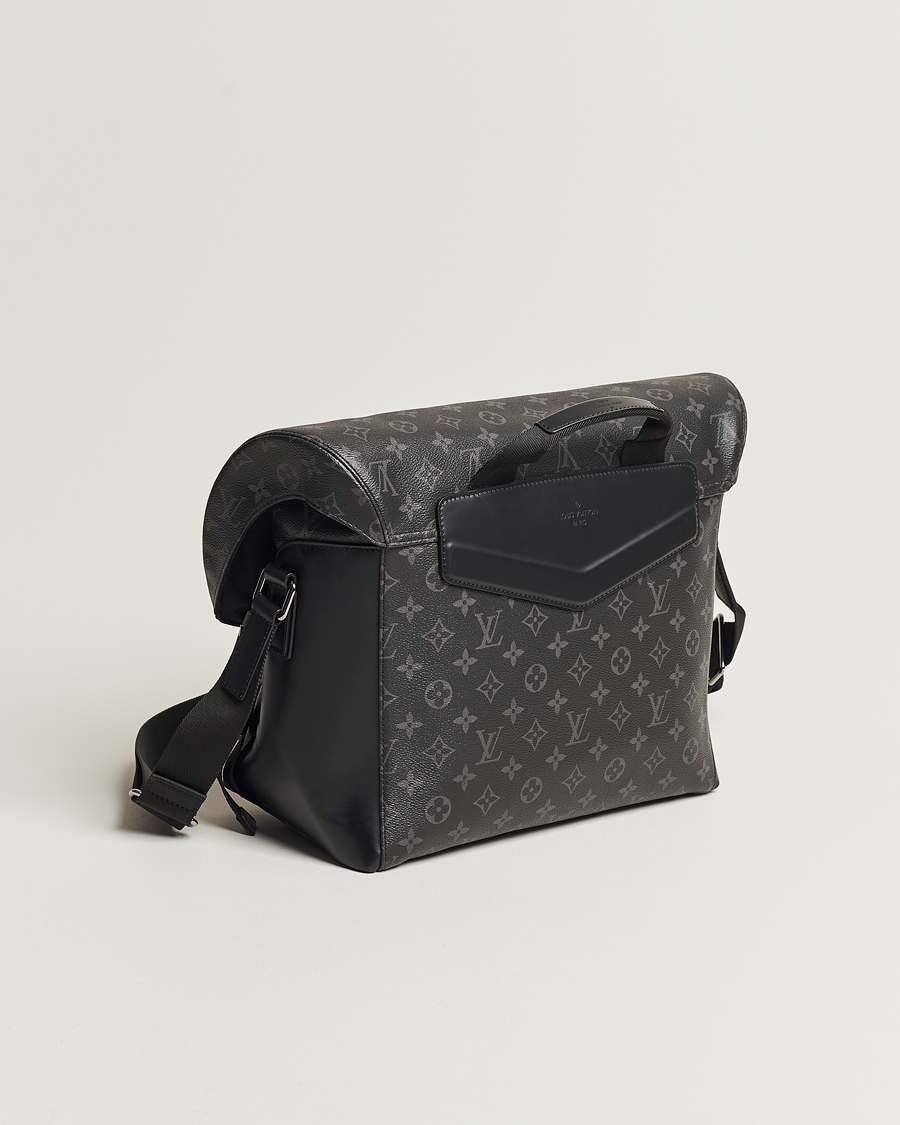 Heren | Louis Vuitton Pre-Owned Messenger Voyager MM Bag Monogram Eclipse | Louis Vuitton Pre-Owned | Messenger Voyager MM Bag Monogram Eclipse