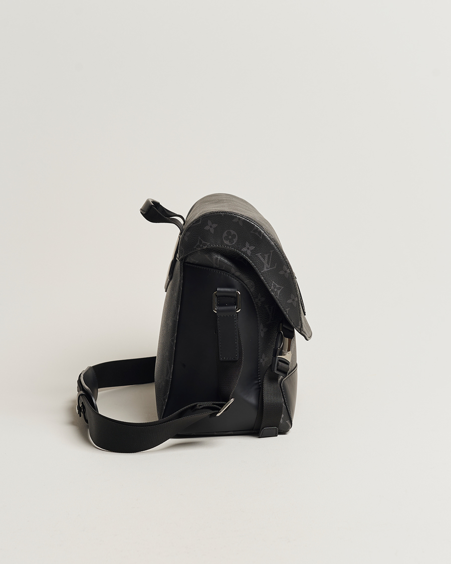 Heren | Louis Vuitton Pre-Owned Messenger Voyager MM Bag Monogram Eclipse | Louis Vuitton Pre-Owned | Messenger Voyager MM Bag Monogram Eclipse