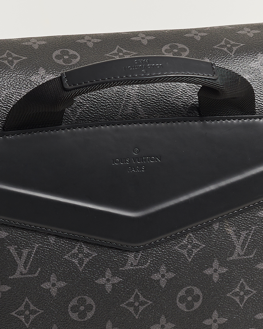 Heren | Louis Vuitton Pre-Owned Messenger Voyager MM Bag Monogram Eclipse | Louis Vuitton Pre-Owned | Messenger Voyager MM Bag Monogram Eclipse