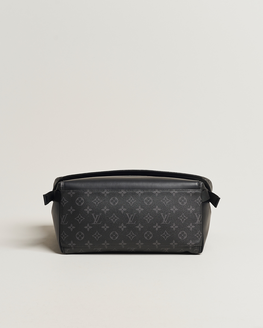 Heren | Louis Vuitton Pre-Owned Messenger Voyager MM Bag Monogram Eclipse | Louis Vuitton Pre-Owned | Messenger Voyager MM Bag Monogram Eclipse