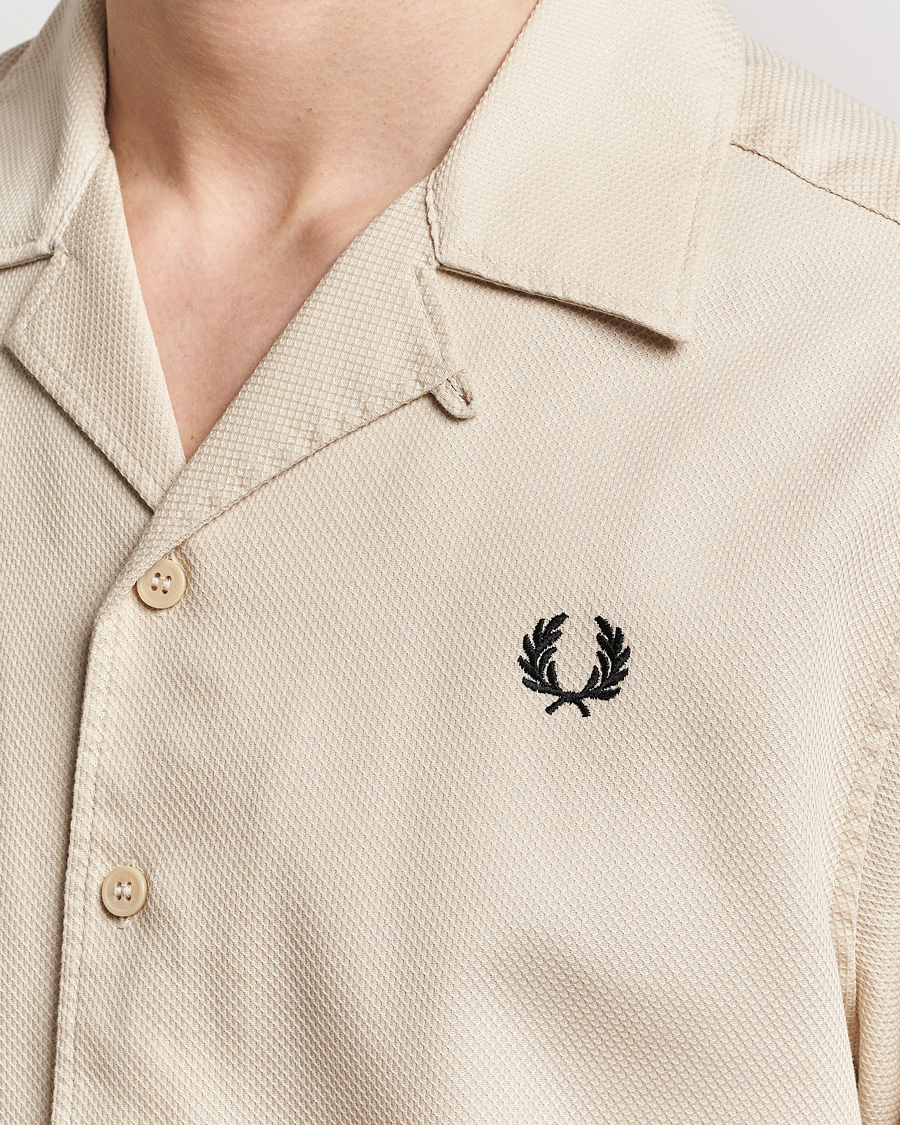 Homme | Chemises | Fred Perry | Pique Textured Short Sleeve Shirt Oatmeal