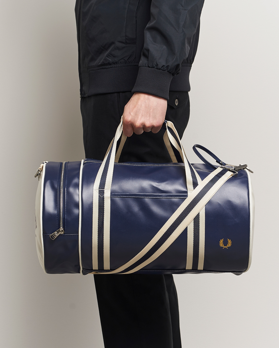 Homme | Fred Perry Classic Barrel Bag Navy/Ecru | Fred Perry | Classic Barrel Bag Navy/Ecru