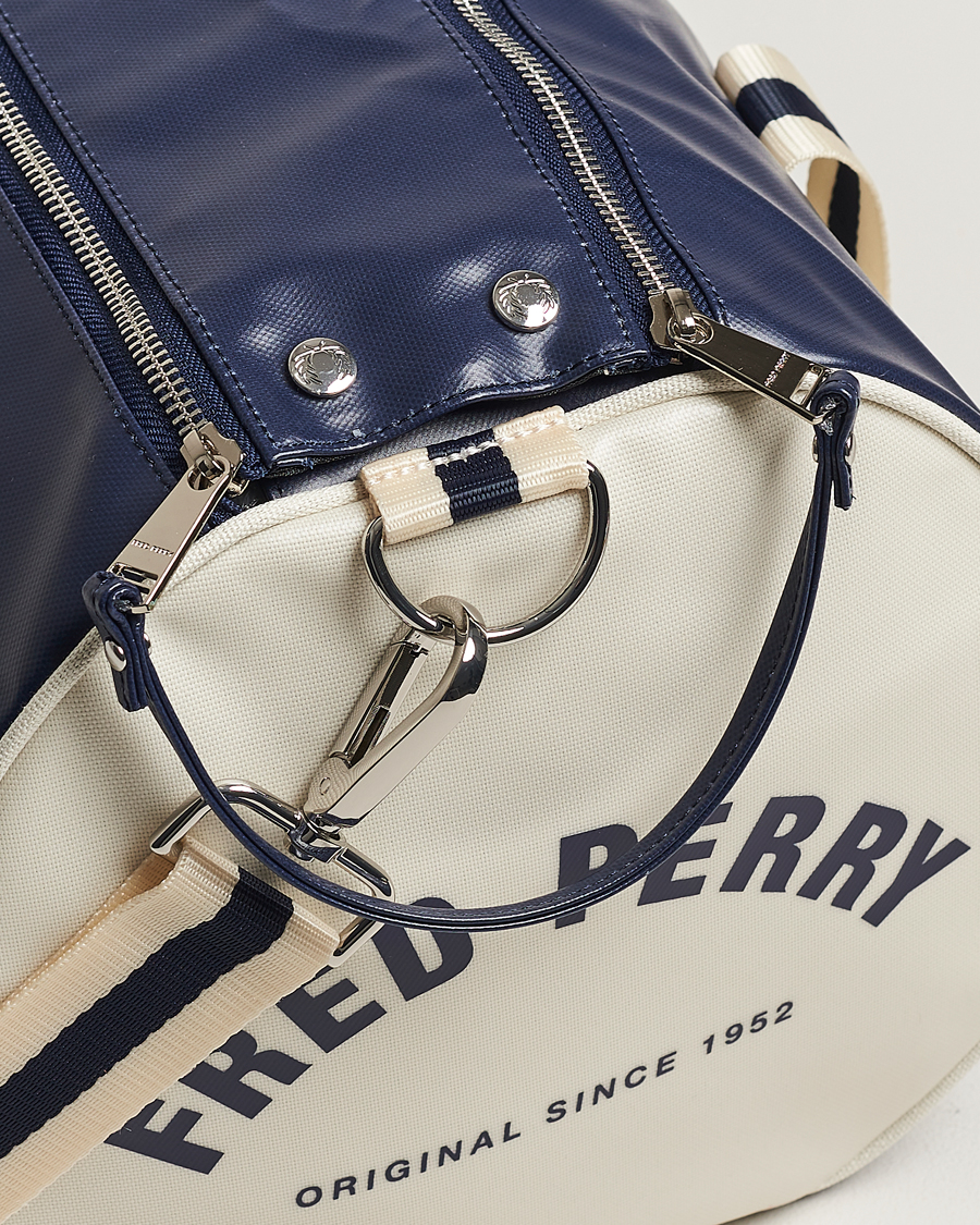 Homme | Fred Perry Classic Barrel Bag Navy/Ecru | Fred Perry | Classic Barrel Bag Navy/Ecru