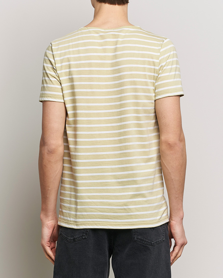 Homme | T-shirts | Armor-lux | Hoëdic Boatneck Héritage Stripe T-shirt Pale Olive/Milk