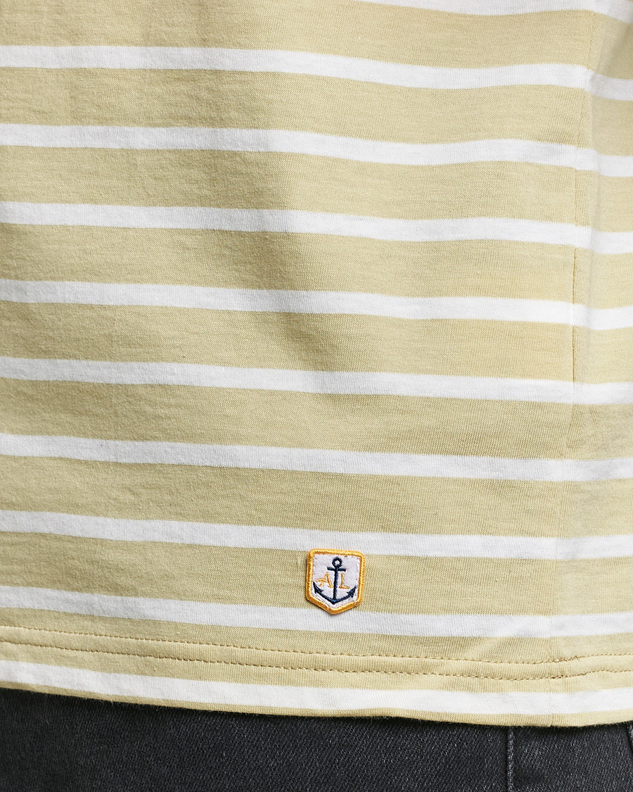 Homme | T-shirts | Armor-lux | Hoëdic Boatneck Héritage Stripe T-shirt Pale Olive/Milk