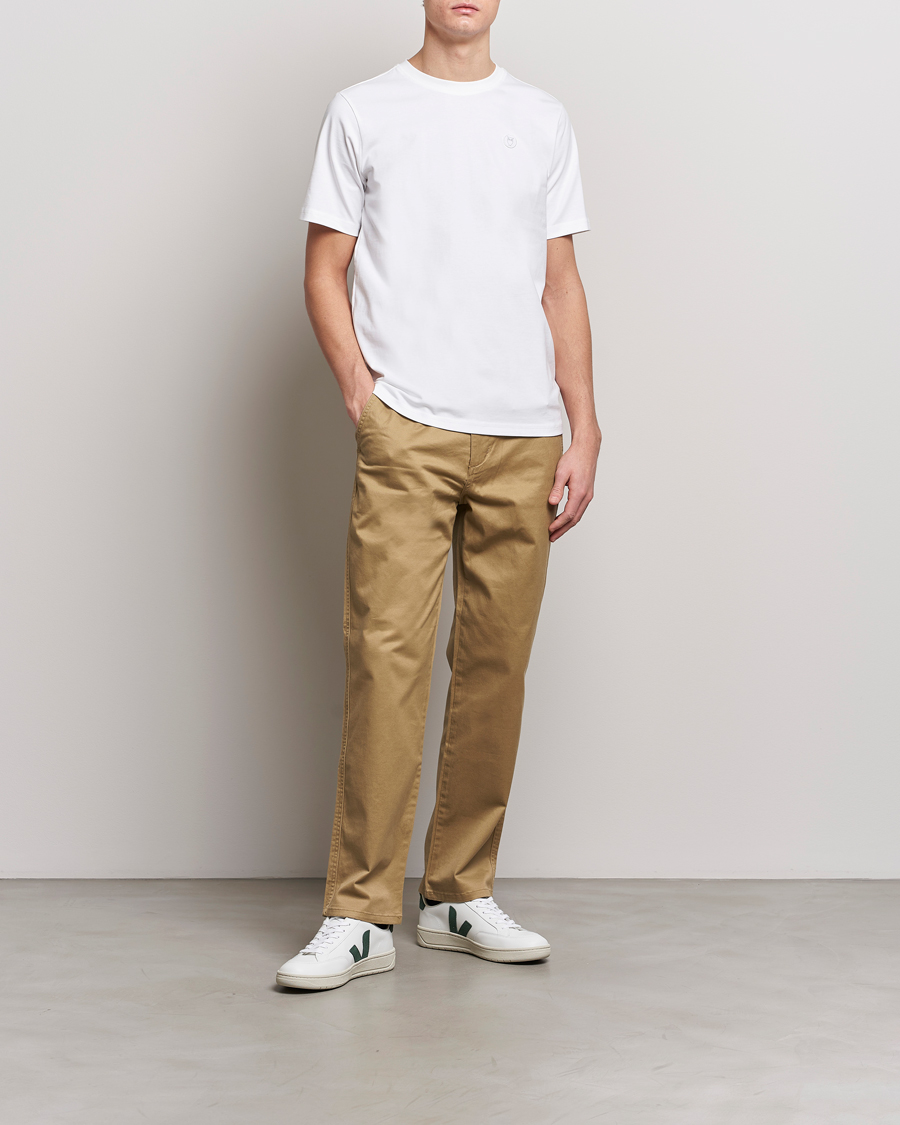 Heren | T-shirts | KnowledgeCotton Apparel | Loke Badge T-Shirt Bright White
