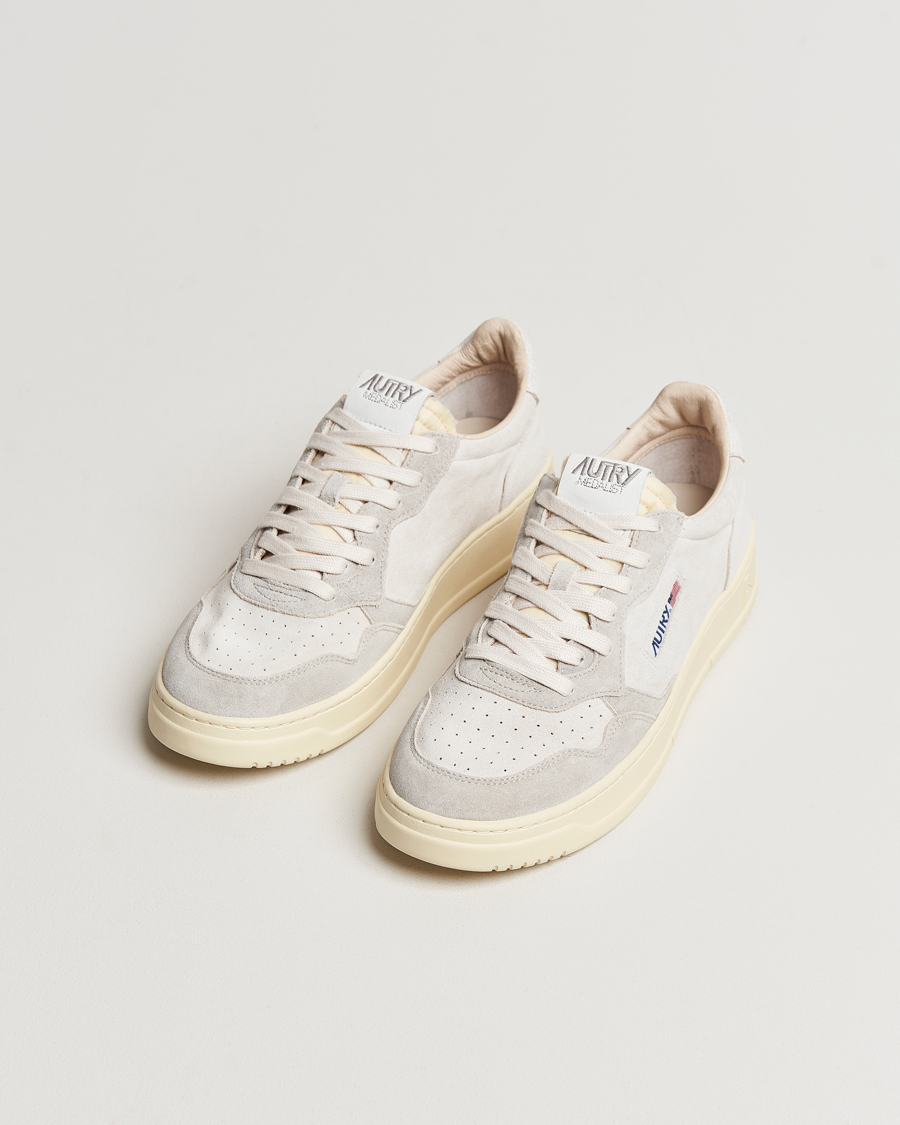 Homme | Autry Medalist Low Suede Sneaker Cream | Autry | Medalist Low Suede Sneaker Cream