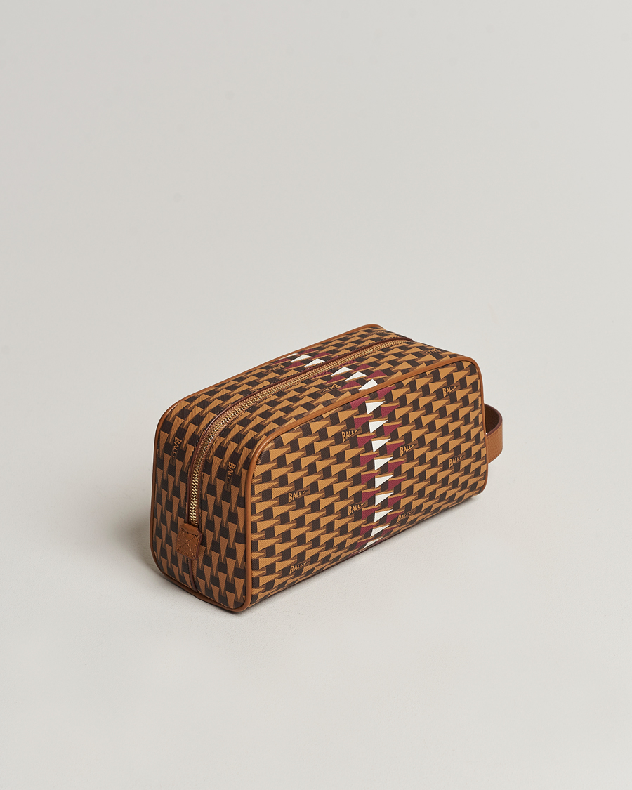 Heren | Bally Pennant Monogram Leather Washbag Brown | Bally | Pennant Monogram Leather Washbag Brown