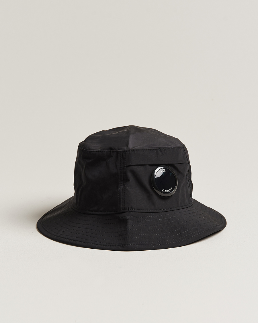 Heren | C.P. Company Chrome R Bucket Hat Black | C.P. Company | Chrome R Bucket Hat Black