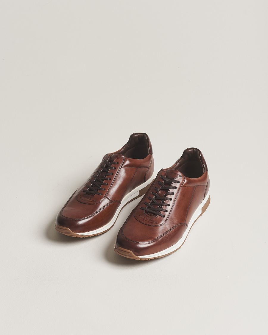 Heren | Sneakers | Loake Shoemakers | Bannister Leather Running Sneaker Cedar